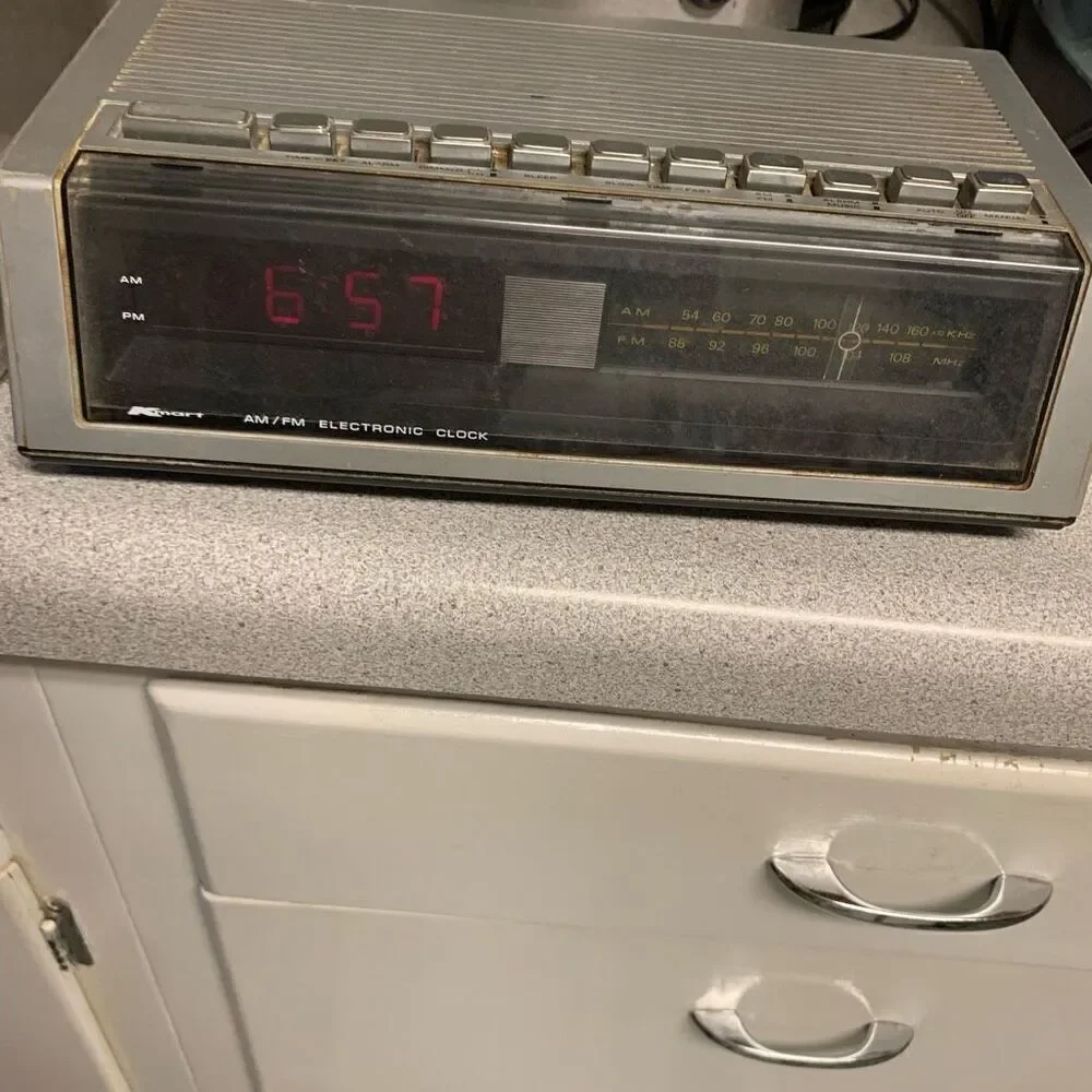 Kmart Model No. 30-41 Clock Radio *Only Clock Works-Read*